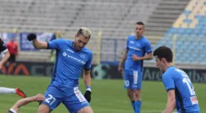 {{ otherArticle[0].article.title }}