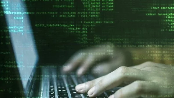 Литовец отива на съд в САЩ, защото измамил Facebook и Google със 100 млн. долара