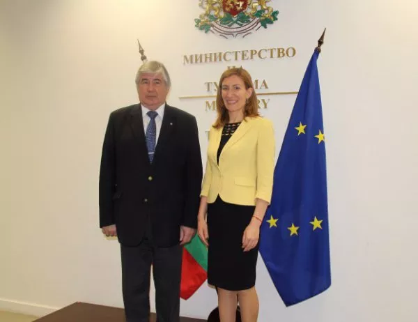 Ангелкова и Макаров обсъдиха българо-руското сътрудничество в сферата на туризма