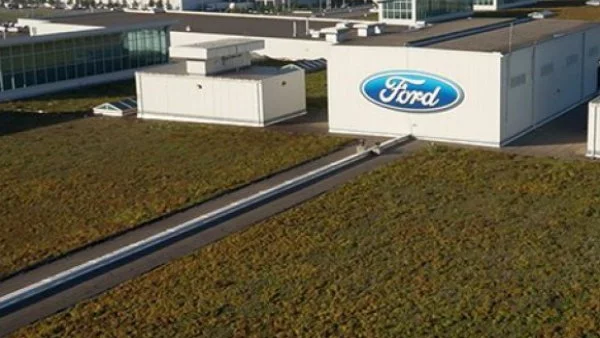 Ford съкращава всеки десети служител