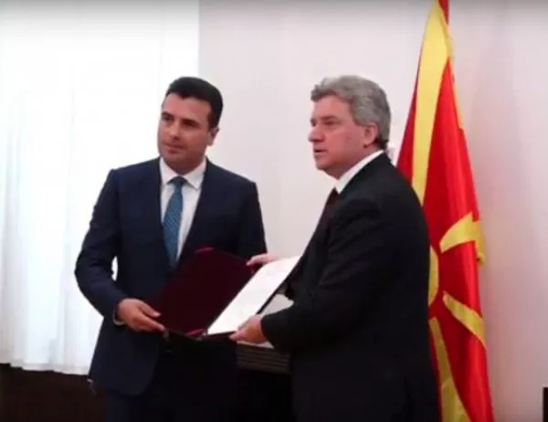 Македонският президент най-после връчи мандат за правителство на Заев (Видео)