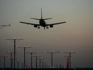 Пиян пътник принуди самолет от Полша за Египет да кацне аварийно в София