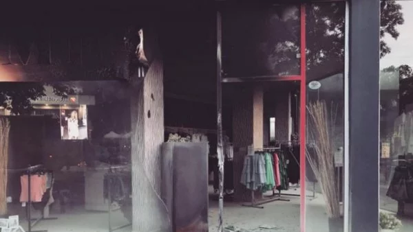 Взривиха магазина на Миглена Каканашева (СНИМКА+ВИДЕО)