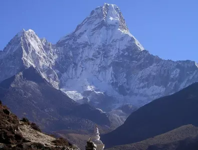 Още двама загинали алпинисти на Еверест