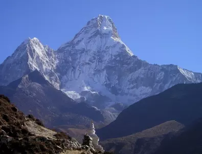 Непалски алпинист изкачи Еверест за 28-ми път