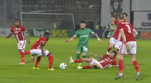 {{ otherArticle[0].article.title }}