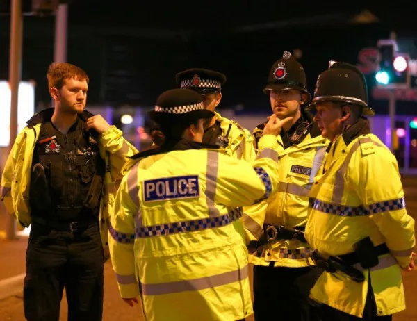 Експлозия предизвика спешна евакуация на театър във Великобритания