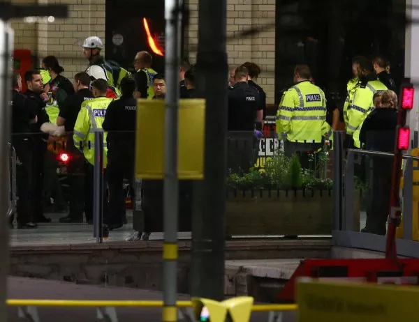 Лондонската полиция извършва обиск след ареста на заподозрян терорист