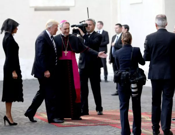 Папата прие Доналд Тръмп и Мелания. Оприличиха я на София Лорен (СНИМКИ)