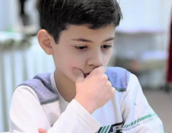 Млад шахматист има нужда от средства, за да представя България