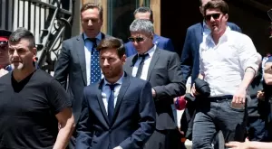 {{ otherArticle[0].article.title }}