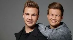 {{ otherArticle[0].article.title }}