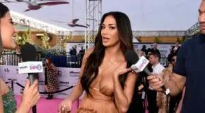 Никол пее на метри от бившия си, докато Григор е в Лондон (ВИДЕО)