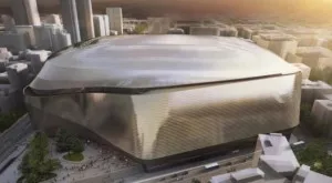 Бутат двете кули пред "Сантяго Бернабеу"