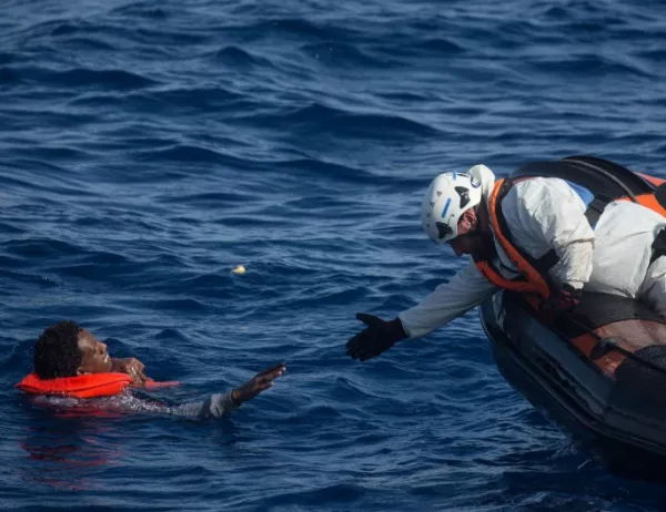 "Лекари без граници" преустановява хуманитарна си мисия в Средиземно море