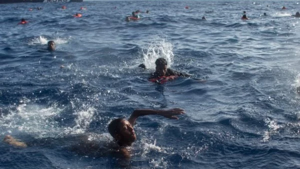 В Средиземно море са загинали 1700 мигранти от началото на годината