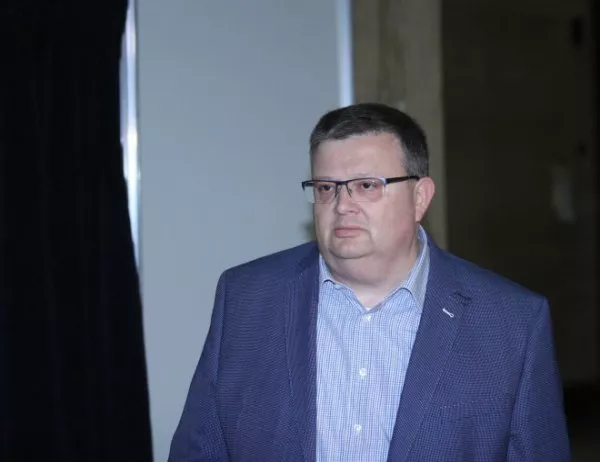 Цацаров: До момента кметът на Асеновград е обвинен в длъжностно присвояване