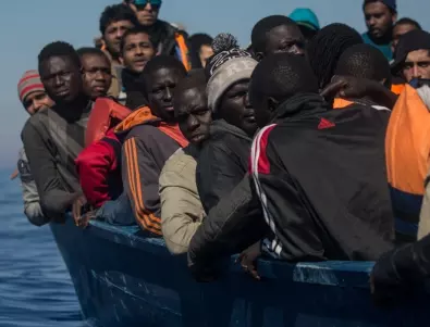 Гръцките власти спасиха 48 мигранти край Лесбос