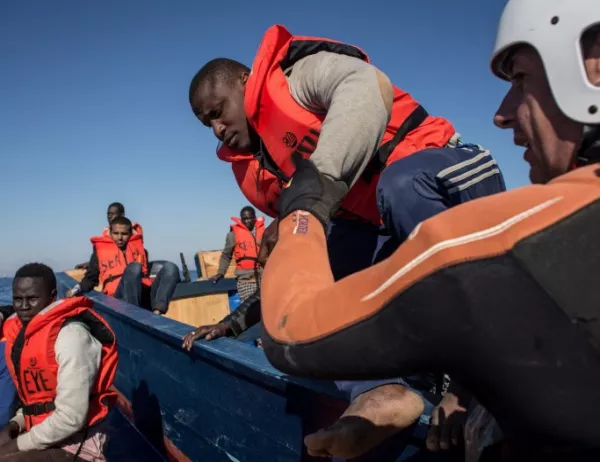 Франция ще прибере бежанците, спасени от ООН в Либия
