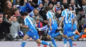 Хъдърсфийлд победи Нюкасъл за втори пореден успех