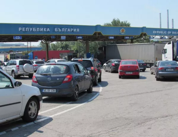 Дунав мост се задръсти заради 6-дневна ваканция в Румъния