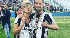 {{ otherArticle[0].article.title }}