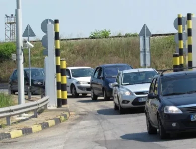 От 13.00 до 15.00 часа е възможно да бъде затруднено преминаването на автомобилите през Дунав мост