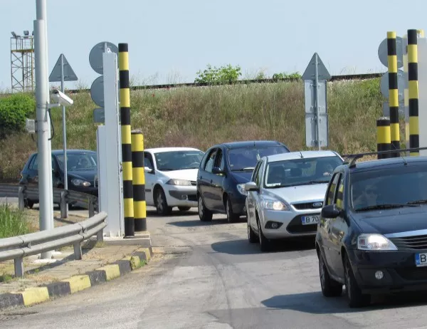 От 13.00 до 15.00 часа е възможно да бъде затруднено преминаването на автомобилите през Дунав мост
