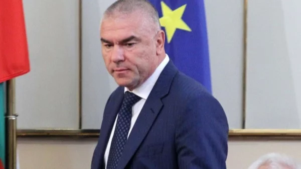 Марешки: Каракачанов преговаря с БСП и ДПС за правителство