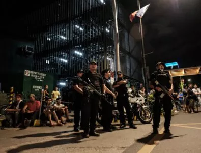 Един от нападателите от Манила е мъртъв, съобщава се за десетки жертви (ВИДЕО)