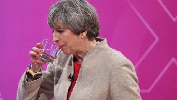 Мей призова за напредък в преговорите за Brexit
