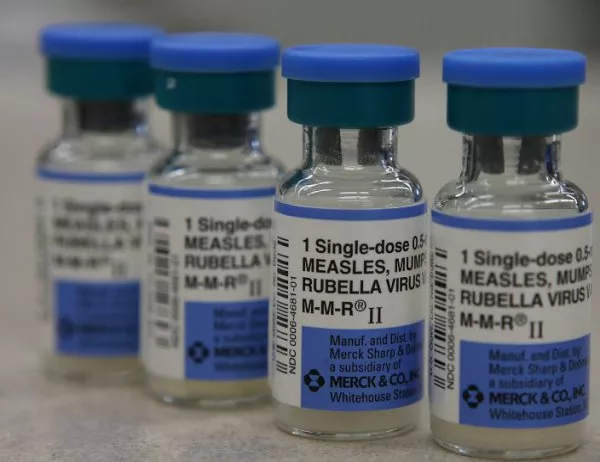 Държавата ще търси лекари, лъгали за поставяне на ваксини и ще прекратява договора им с НЗОК