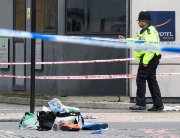 Шофьор блъсна група тийнейджъри в Лондон, уби 1 и рани шестима