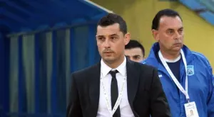 {{ otherArticle[0].article.title }}