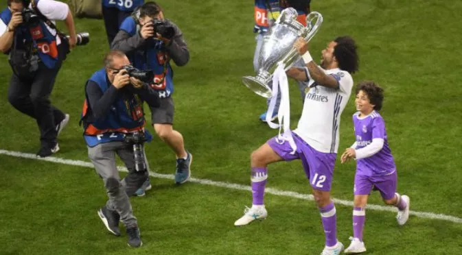 Пияният Марсело шокира съблекалнята на Реал минути след финала