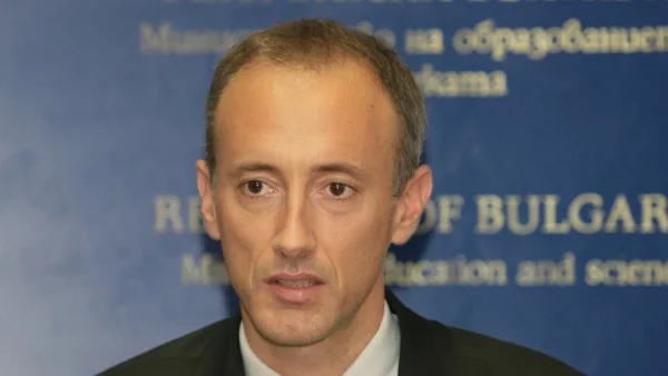 Просветният министър иска непосещаването на училище да се счита за престъпление