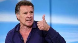 ВИДЕО: Гамен нокаутира и хвърли в морето бившия бос на Динамо (З)