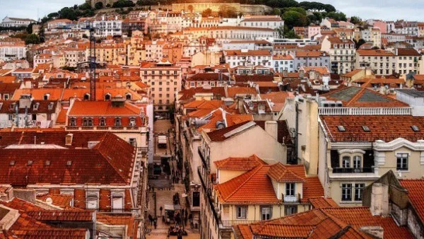 Лисабон: Как един град страда от туристите