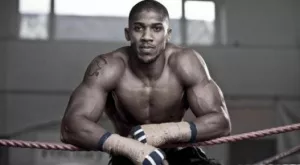 Как Джошуа приел провала на мача си с Кобрата?