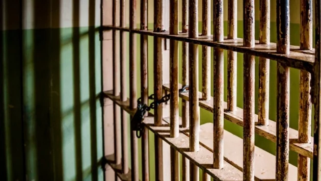 Съдът остави шестима от задържаните за телефонни измами в ареста