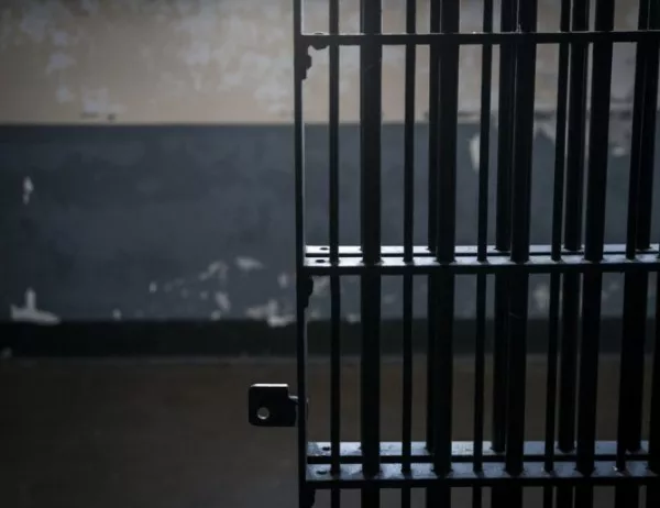 Домашен арест за обвинения в корупция инспектор от Варненския затвор