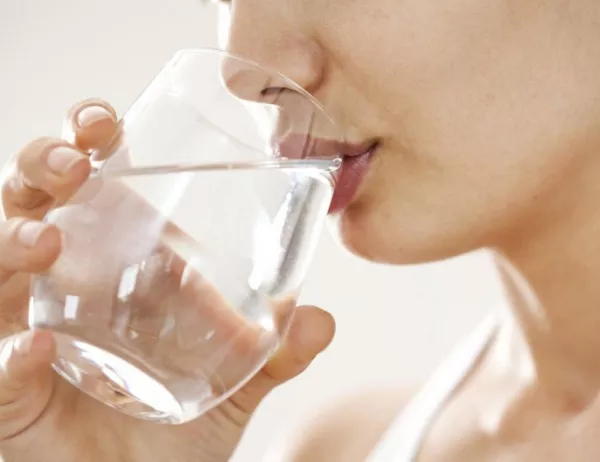 10 интересни начина да пиете повече вода  