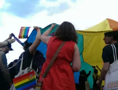 Първи гей парад в Косово, смъртни заплахи срещу участниците