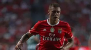 Юнайтед обяви първото си лятно попълнение, счупи трансферния си рекорд за защитник