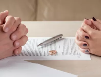 В Русия скоро може да спрат издаване на хартиени свидетелства за развод