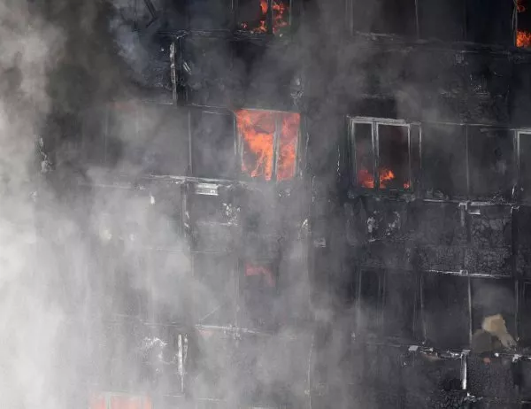 Няма данни за пострадали българи при пожара в Лондон