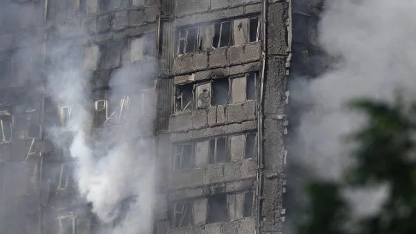 Жертвите на пожара в Лондон стават все повече