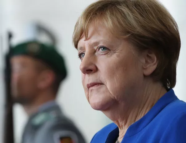 Ангела Меркел: Хелмут Кол изцяло промени живота ми   
