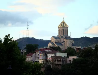 Мъж взе 10 души като заложници в Тбилиси 