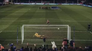 ВИДЕО: Как изпълняваха дузпи в САЩ през 90-те години? 